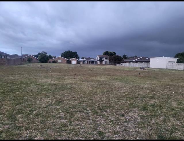 LAND FOR SALE IN ROWALLAN PARK
